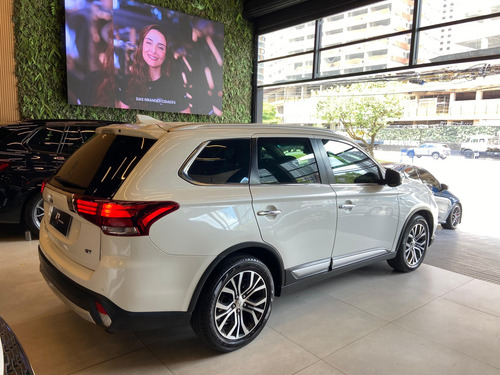 Mitsubishi Outlander 3.0 GT 4X4 V6 24V GASOLINA 4P AUTOMÁTICO
