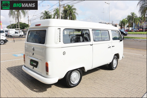 Kombi 2012 Lotação 1.4 Flex 12 Lugares Branca (2082)