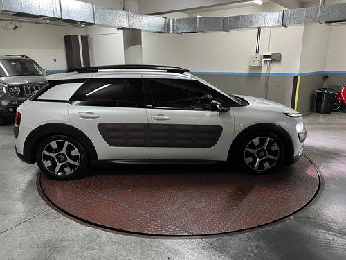 Imagen 10 de 15 de Citroën C4 Cactus 2017 1.2 Puretech 110 At6 S&s Shine