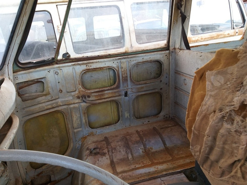 Volkswagen Kombi 1975 Samba
