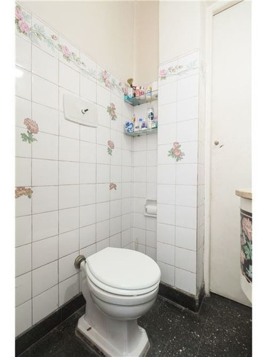 Venta Casa Parque Chas 4 Ambientes Cochera Patio