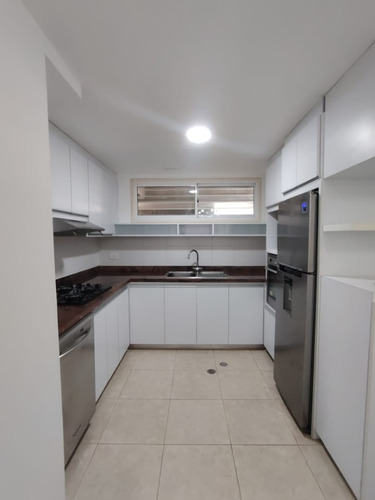 Alquiler De Apartamento En Urbanizacion Escampadero