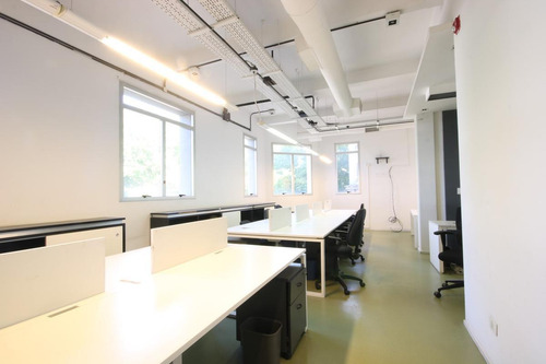 Imagen 10 de 12 de Edificio De Oficinas Plug And Play And Play