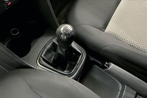 Imagen 17 de 25 de Volkswagen Vento 4 Pts Starline, Tm5, A/ac, Mp3, R-15