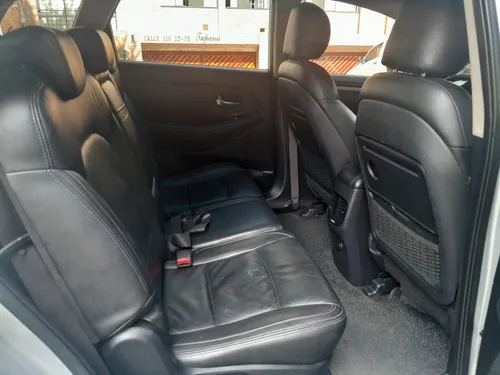 Kia Carens 2.0 Suv MT
