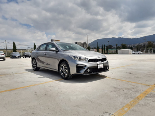 Imagen 3 de 11 de Kia Forte 2021 2.0 Lx 4 P Mt