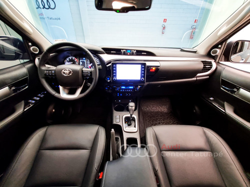 Toyota Hilux 2.8 D-4D TURBO DIESEL CD SRX 4X4 AUTOMÁTICO