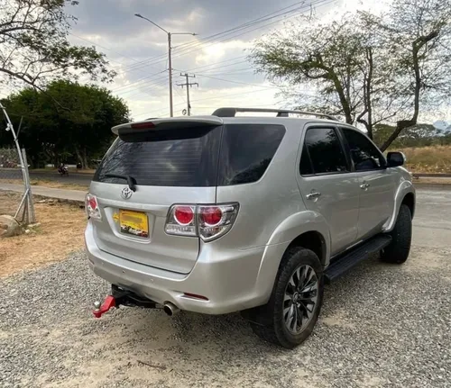 Toyota Fortuner 4x2 Sr5 2.7lt
