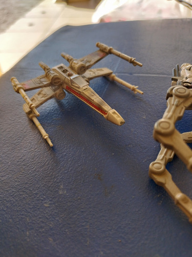 Figuras De Acción Star Wars At-rt Y X Wing Titanium Series (Usado)
