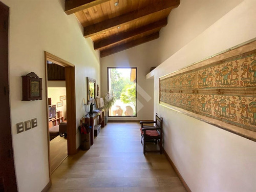 Casa En Venta De 5 Dorm + Estar Y Subt. En Las Brisas Co