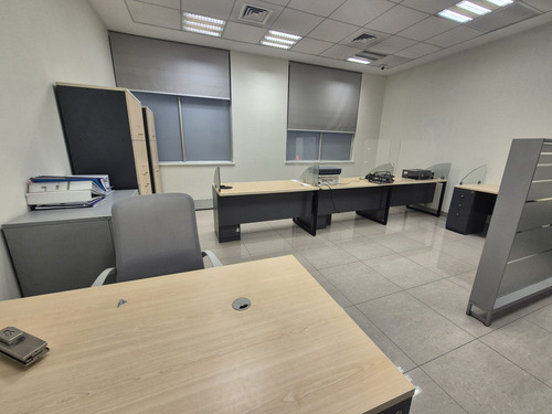 Oficina 100% Funcional: Módulos, Privados, Salas Y Comedor