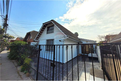Imagen 1 de 26 de Casa De 2 Pisos 3d,1b, 2estc En Ciudad Satélite
