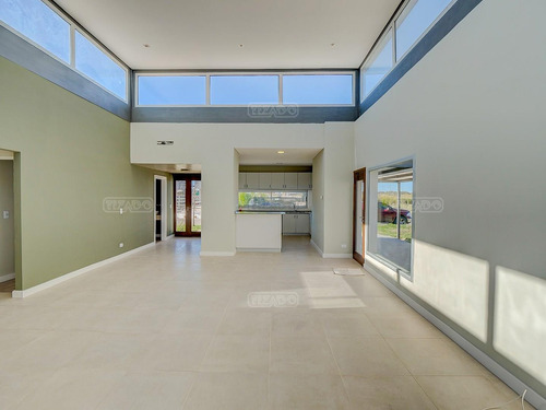 Casa En Venta En Araucarias, Puertos, Escobar