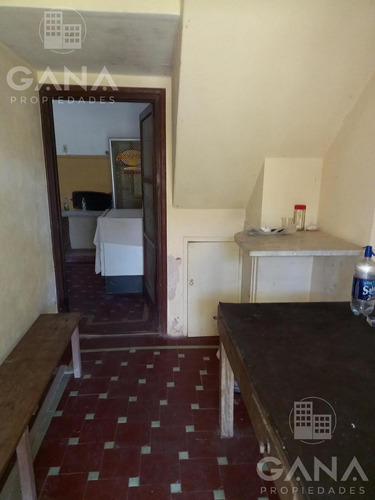 Venta Oliveros , Importante Propiedad En Lote De 17.761 M2, 3 Dormitorios, Pileta, Parrillero. 2 Garage.
