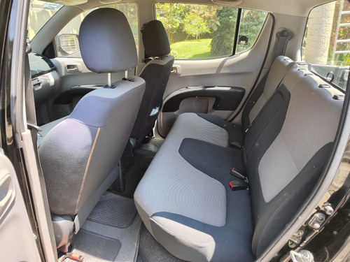 Mitsubishi L200 2.4 Cabina Doble 4x2 Mt