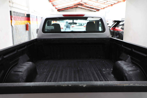 Imagen 13 de 13 de Nissan Pick Up Np300 2018 2p L4/2.4 Man