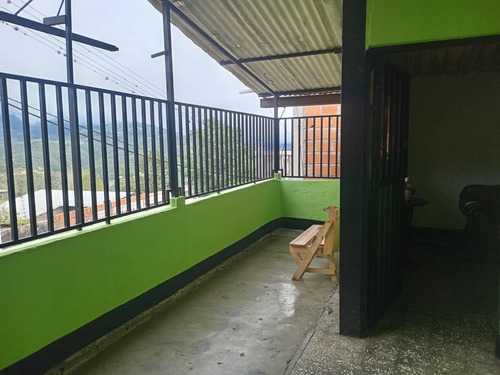Clover Inmobiliaria Vende / Casa Ubicada En Capacho - Estado Táchira