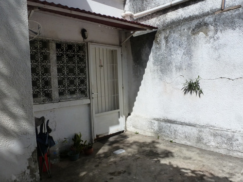 Imagen 4 de 28 de Los Palos Grandes, Casa Grande Esperando Para Adaptarse A Su Gusto, Calle Tranquila, Cerca De Todo Y Lejos De Todo Ruido.