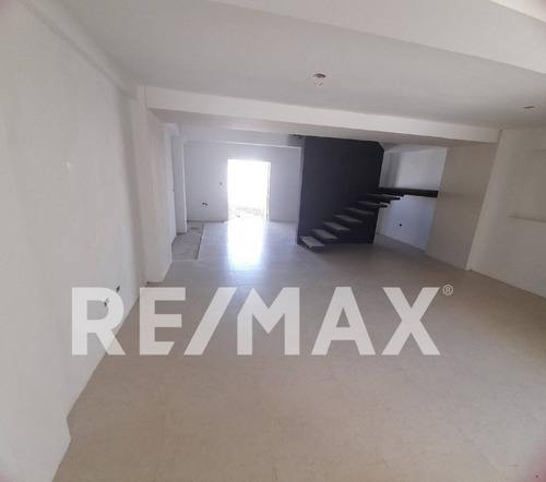 Imagen 3 de 11 de Liliana Martinez Remax Townhouse En Venta Villas De San Rafael Obra Blanca, San Diego