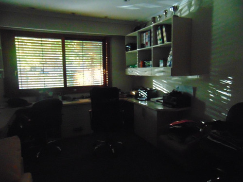 Imagen 11 de 30 de Casa En Venta 3 Dormitorios - Las Lomas-jockey. San Isidro