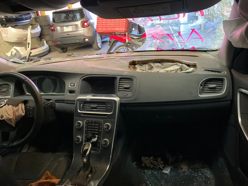 Imagen 9 de 11 de Volvo S60 Addition 2018 T4 4cil 2.0l Piel. Solo Por Partes D