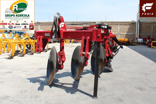 Imagen 6 de 15 de Arado Agricola De 3 Discos Hidraulico Marca Fenix P/ Tractor