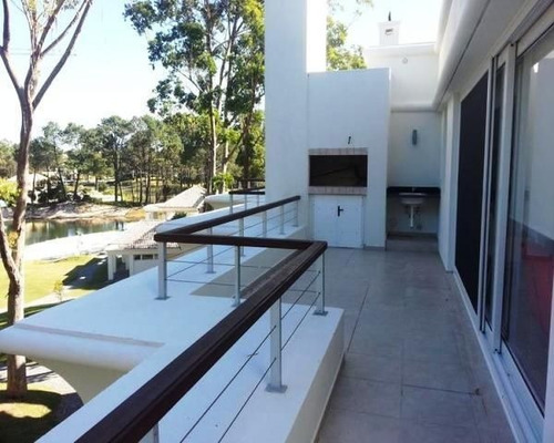 Apartamento En Alquiler Por Temporada De 1 Dormitorio En Solanas