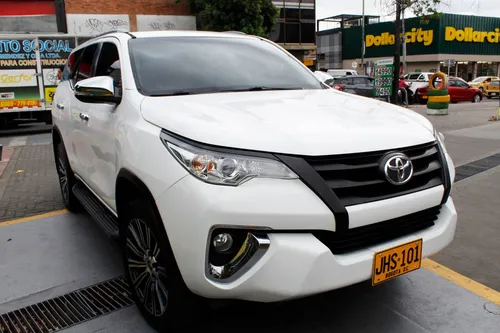 Toyota Fortuner 2.8 At