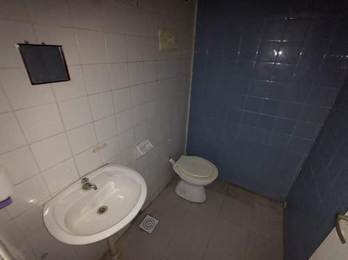 Imagen 5 de 6 de Alquiler Local Planta Libre Dos Baños - Valparaíso 2900