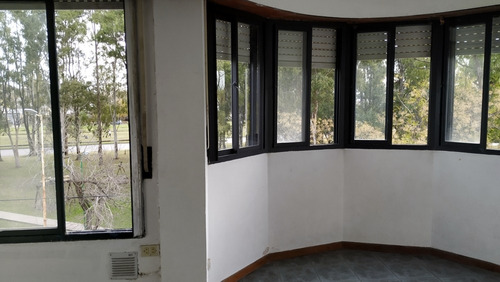 Imagen 3 de 10 de Departamento 1 Dormitorio Con Excelente Vista.