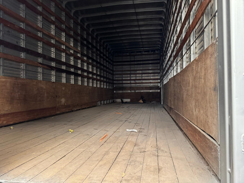 Iveco Tector 240e28s 2012/2013 Baú 8,50 X 2.95
