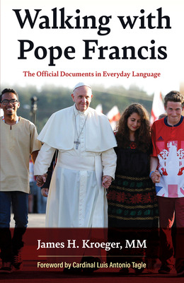 Libro Walking With Pope Francis: The Official Documents I...