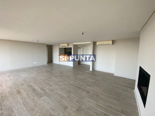 Imagen 4 de 30 de Apto Con Vista A La Playa Mansa, Con Estufa A Leña Y Parrillero.