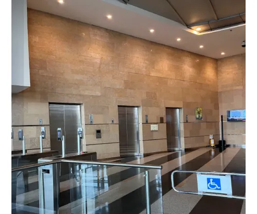 Oficina En Arriendo, Calle 80 En Centro Empresarial