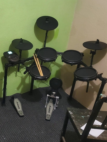 Bateria Eléctrica Alesis Nitro Mesh 