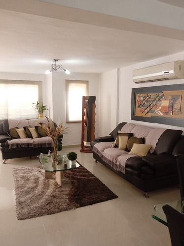 Town House En Conj. Res. Las Trinitarias, San Diego. Vende Crismelia Castillo Plth-254