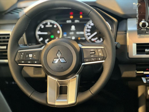 Mitsubishi Triton 2.4 BITURBO DIESEL CD HPE-S 4X4 AUTOMÁTICO