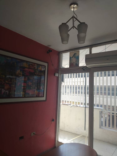 Imagen 3 de 20 de Perfecto Para Remodelar En Pleno Centro De Maracay Espacioso Apto.170 Mts2