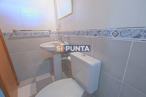 Imagen 25 de 30 de Casa En La Arbolada A La Venta