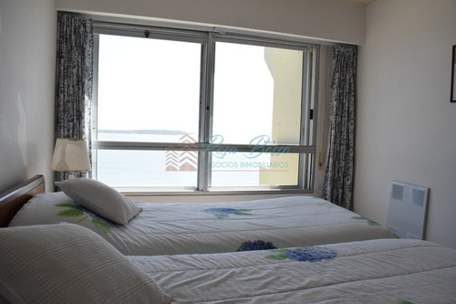 Apartamento En Mansa, 3 Dormitorios *- Ref: 178