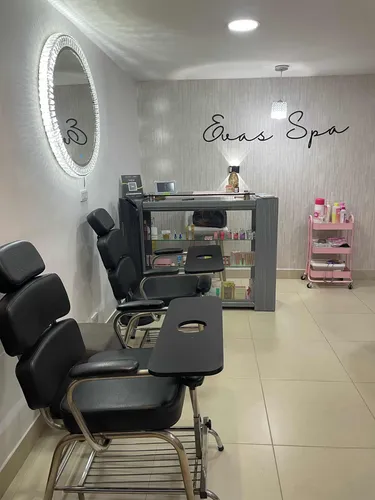 Se Vende Hermoso Spa De Uñas, Excelente Ubicación