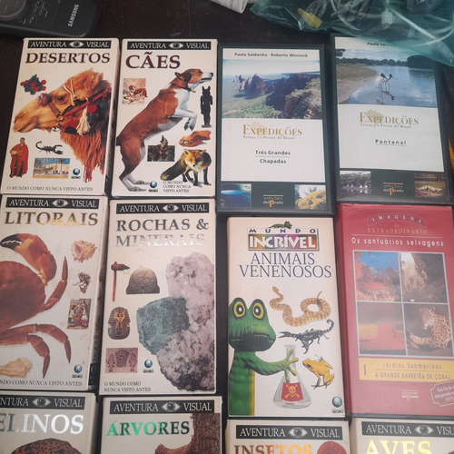 Imagem 2 de 7 de Fita Vhs Documentário Combo Com 26 Unidades Sem Mofo
