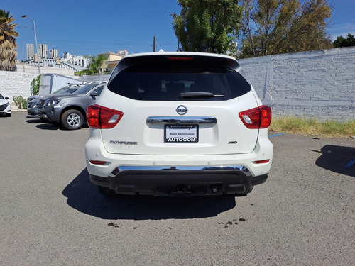 Nissan Pathfinder EXCLUSIVE 4WD