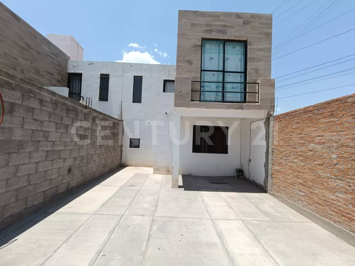 Casa En Renta En Fracc. Punta Del Valle, San Luis Potosí, Slp.