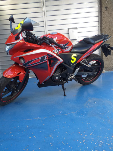 Vendo Mi Motocicleta Cbr 250 R En Perfectas Condiciones