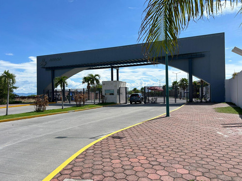 Terreno Plano En Venta. Fracc. Aiyana, Xochitepec, Morelos