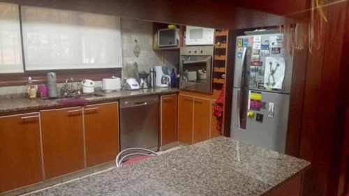 Casa En Venta 5 Ambientes En Lanús Este