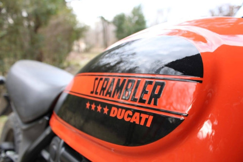 Imagen 9 de 16 de Ducati Scrambler 400 - Sixty Two Liquido