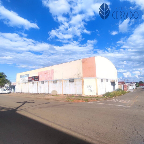 Imagem 1 de 8 de Galpão/ Ponto Comercial Para Alugar No Jardim Alexandrina - Sl4232534