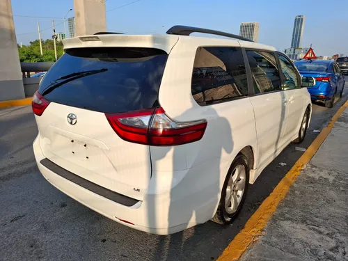 Toyota Sienna 3.5 Le At